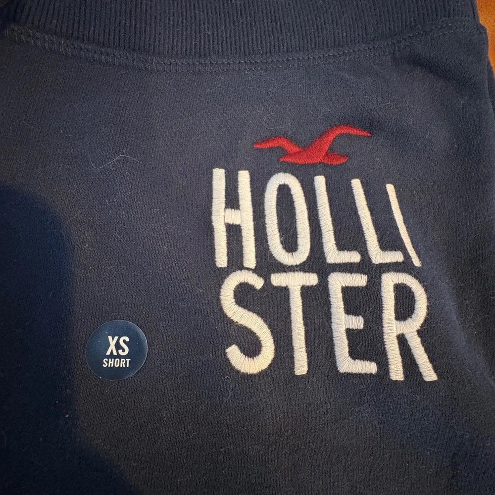 Hollister Sweatpants Fleece Size XS Short Navy Bootcut Logo NEW WITHOUT TAGS - Picture 4 of 4